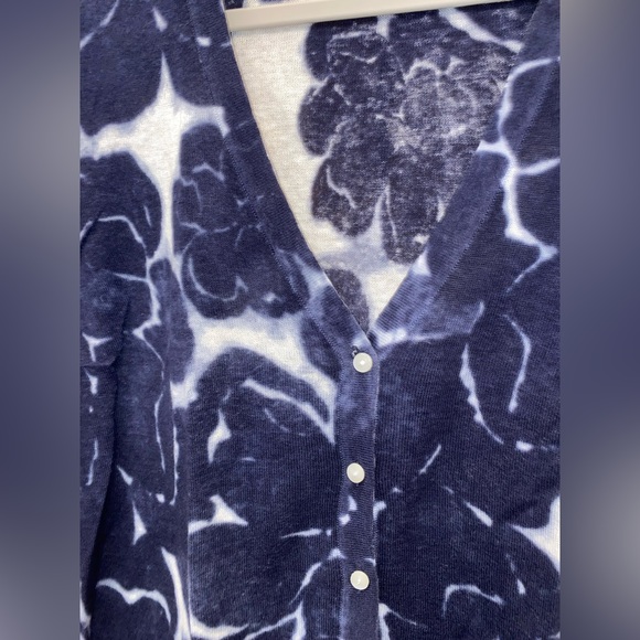 ** SOLD ** J.Crew Navy flower cardigan, size M - Picture 6 of 6